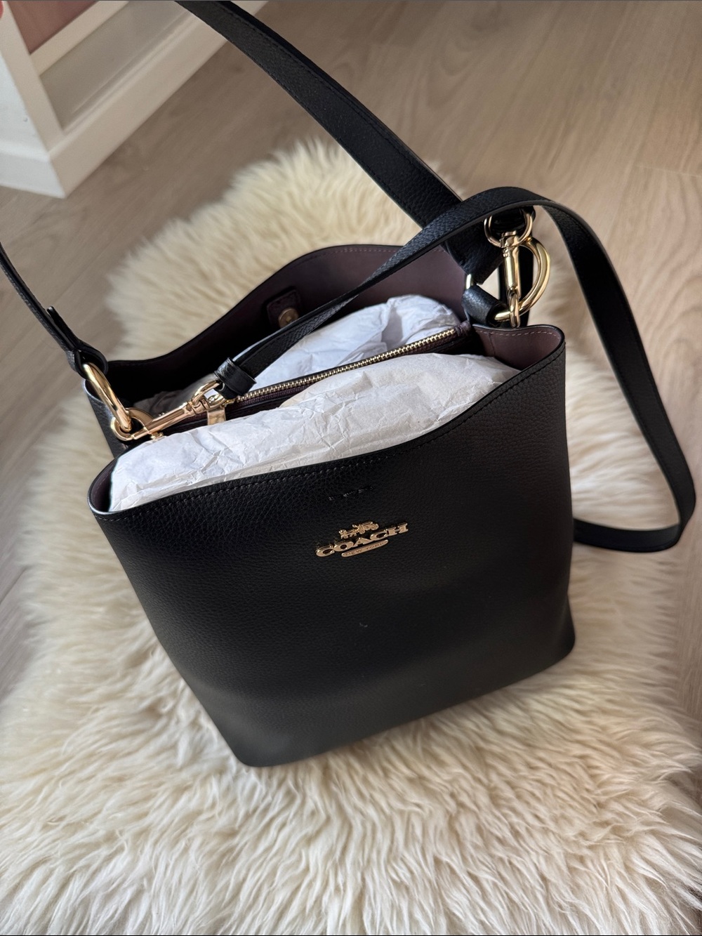 Coach TOWN BUCKET BAG Black Genuine Leather Shoulder with Gold Hardware